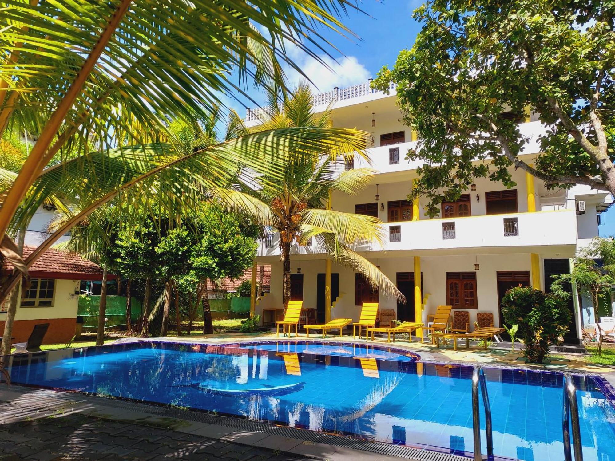 A One Calm Palace Mirissa Exterior foto